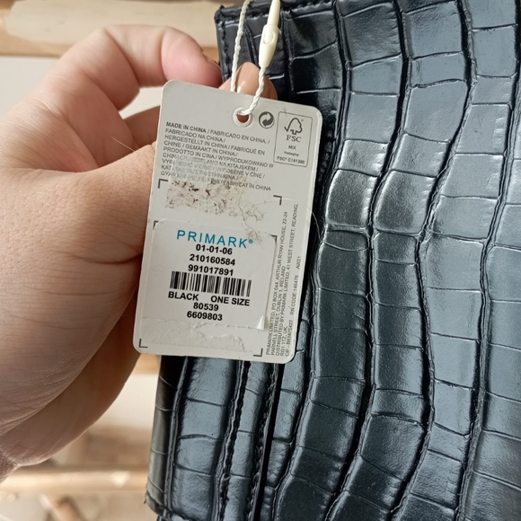 Black Croc Pocket Sling Bag - Picture 9 of 14